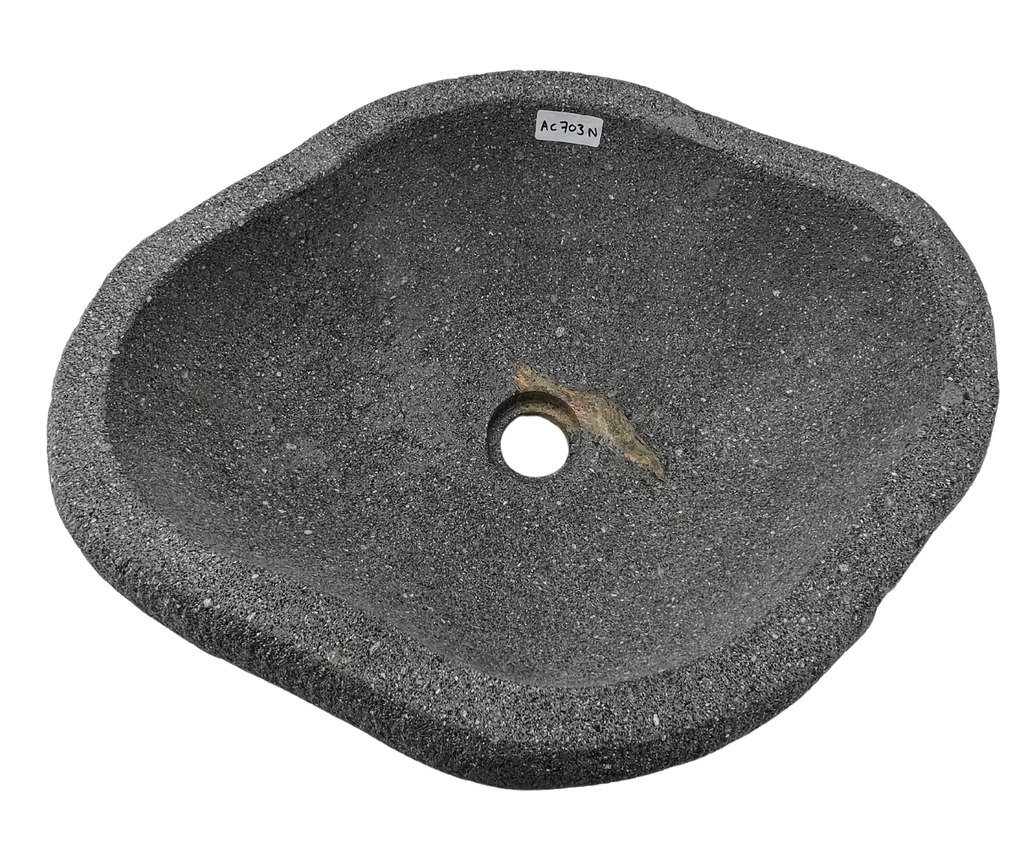 AC703N  - Volcánica Gris Tipo Rio - 47 x 37 x 16